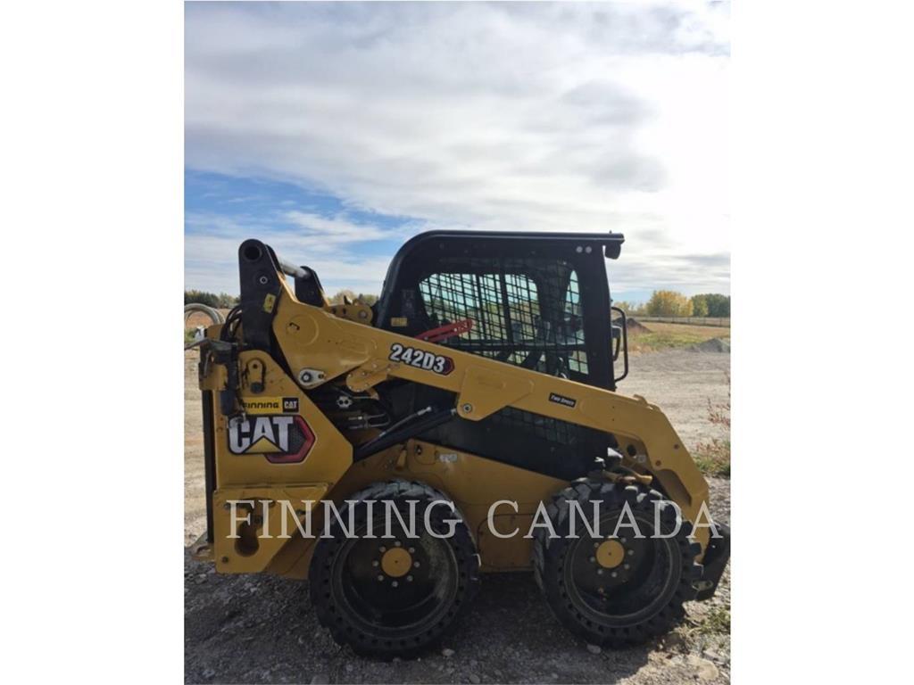 CAT 242D3 Skid steer loderler