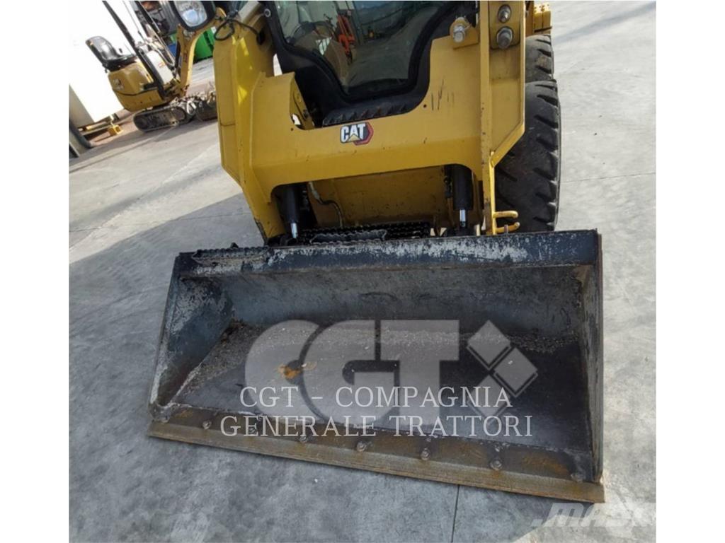 CAT 242D3 Skid steer loderler