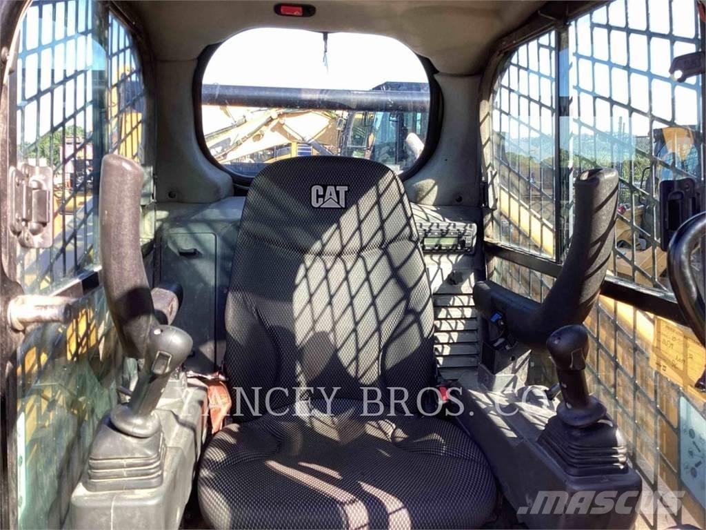 CAT 242D3 AC Skid steer loderler
