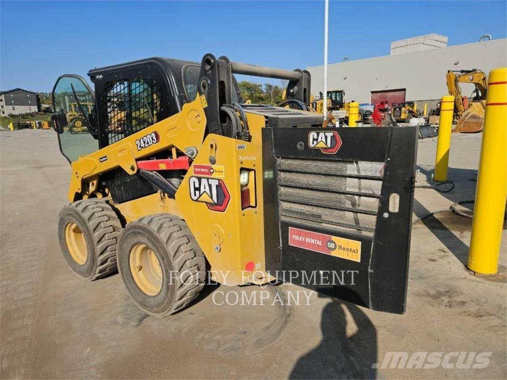 CAT 242D3STD2C Skid steer loderler