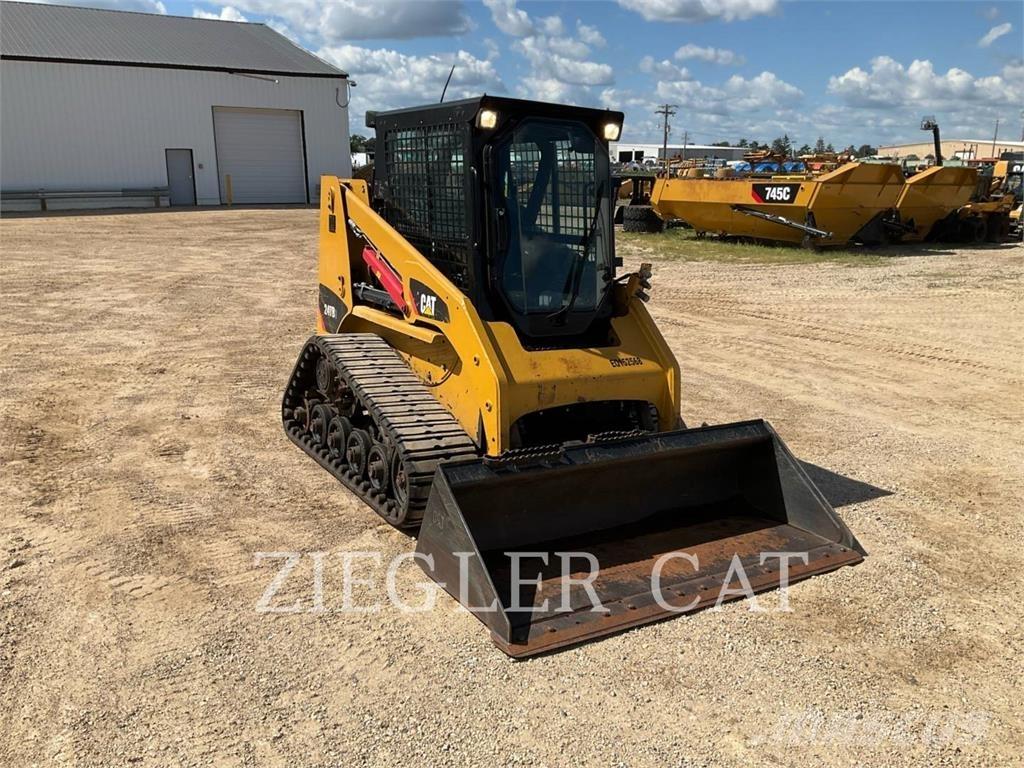 CAT 247B3 Paletli yükleyiciler