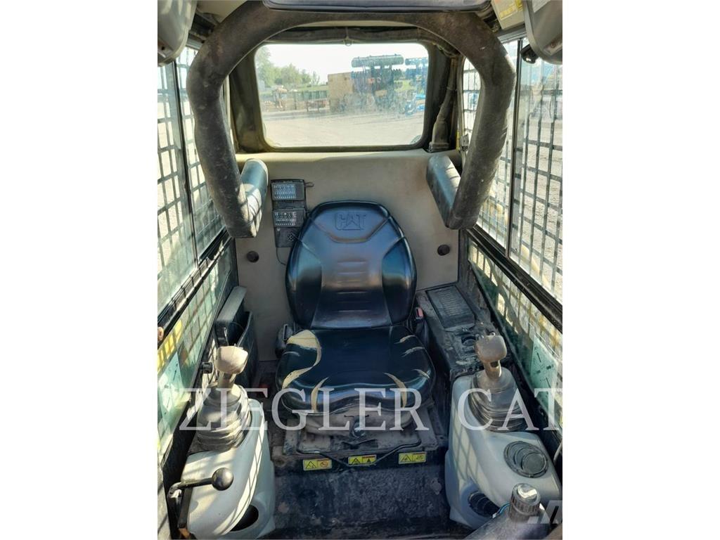 CAT 247B3 Paletli yükleyiciler