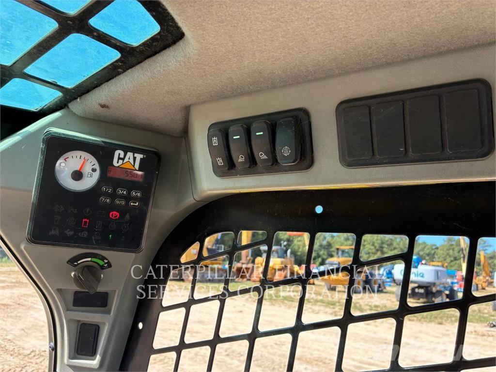 CAT 249D3 Paletli yükleyiciler