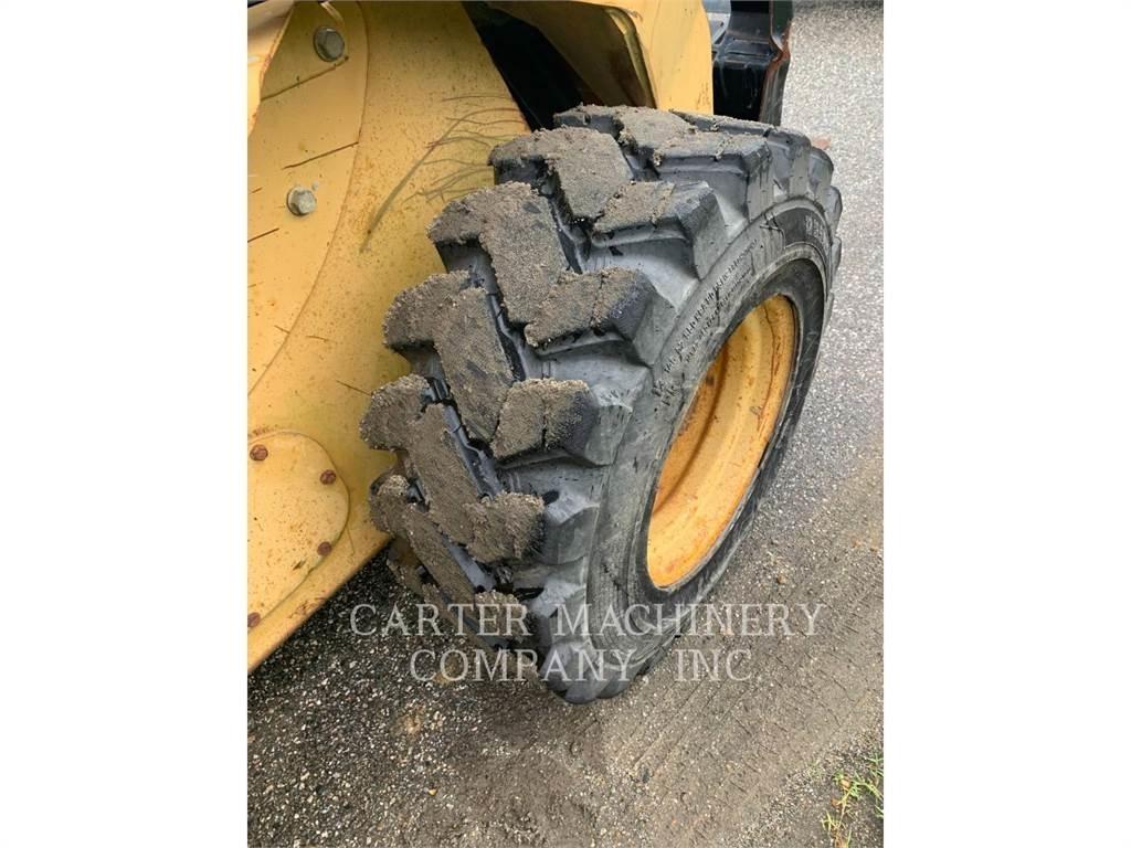 CAT 252 Skid steer loderler