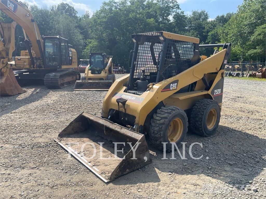 CAT 252B Skid steer loderler