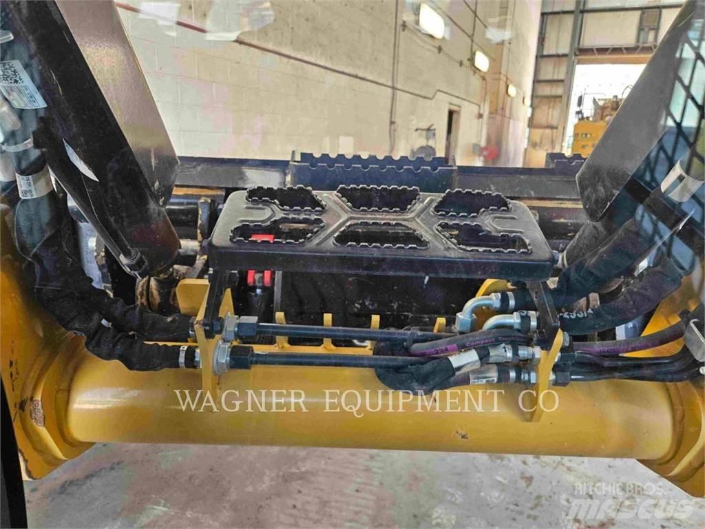 CAT 255 Paletli yükleyiciler