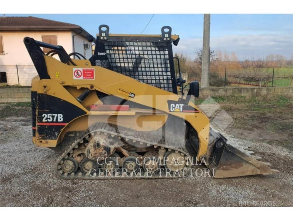 CAT 257B Paletli yükleyiciler