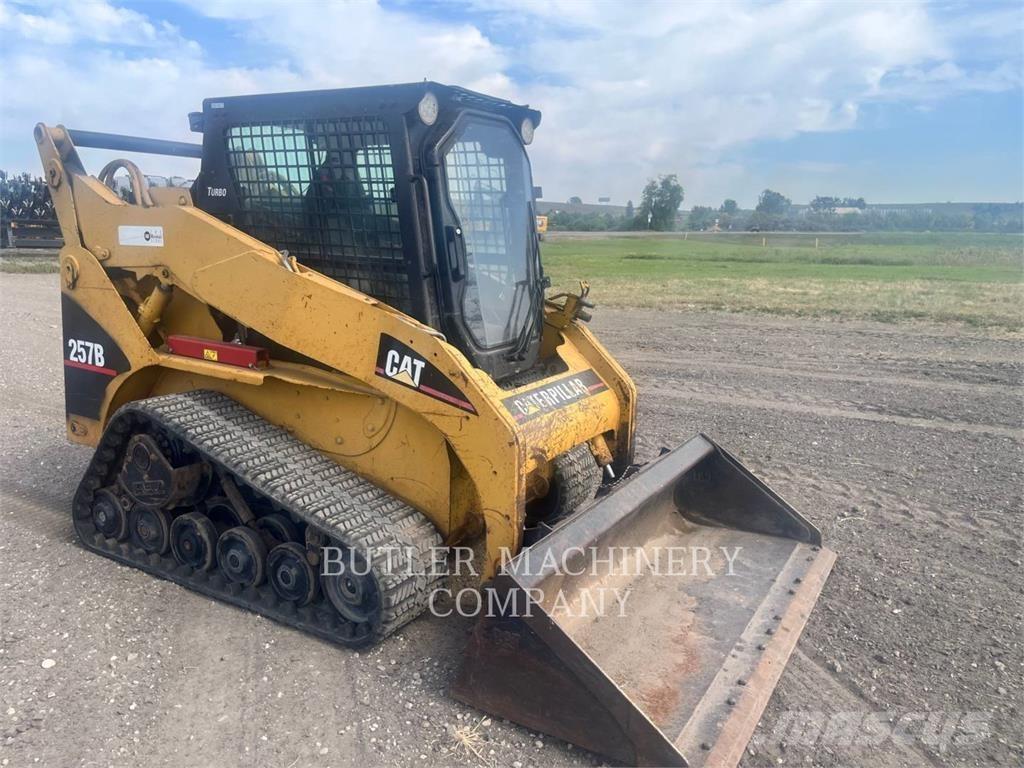 CAT 257B Paletli yükleyiciler