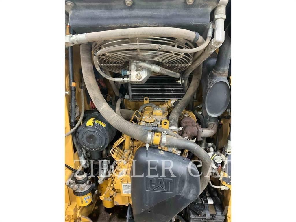 CAT 257B2 Paletli yükleyiciler