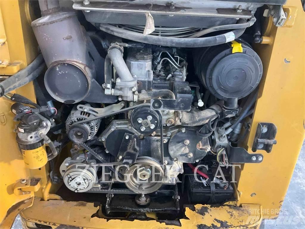 CAT 257B3 Paletli yükleyiciler