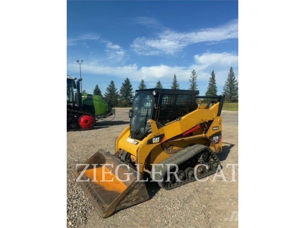 CAT 257B3 Paletli yükleyiciler