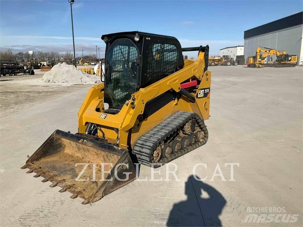 CAT 257D Paletli yükleyiciler