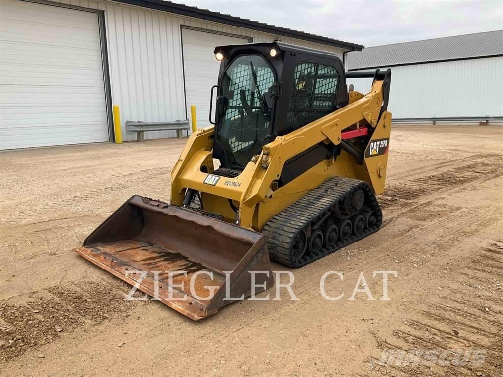 CAT 257D Paletli yükleyiciler