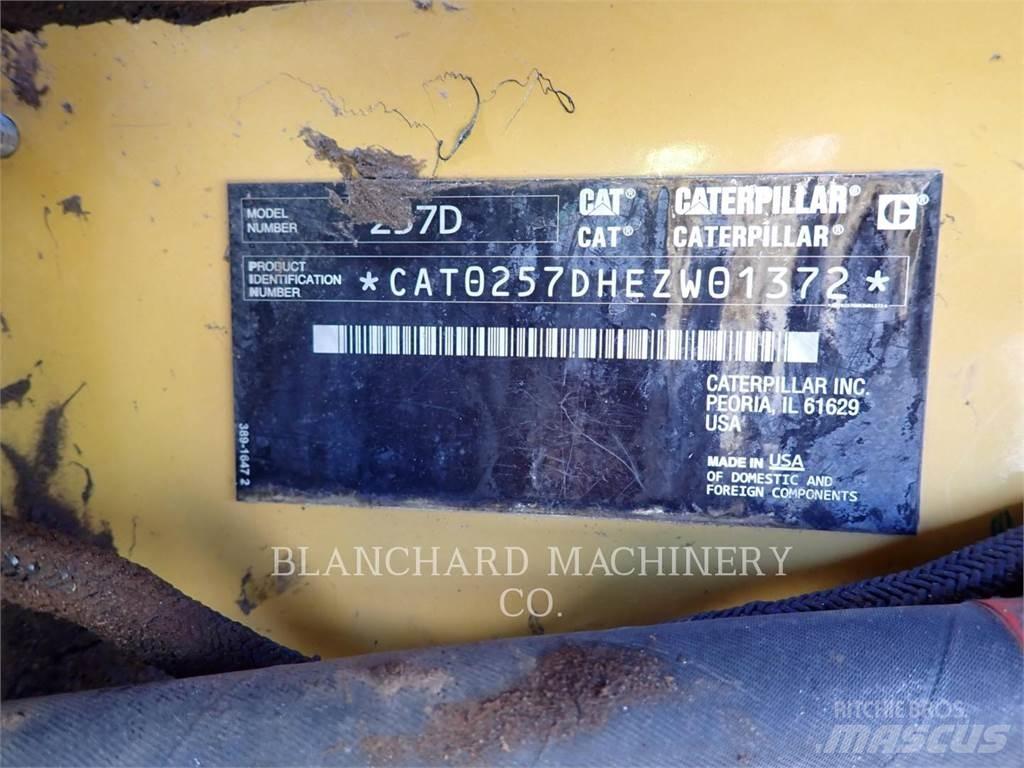 CAT 257D Paletli yükleyiciler