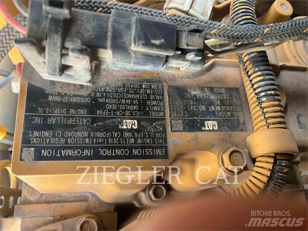 CAT 257D Paletli yükleyiciler