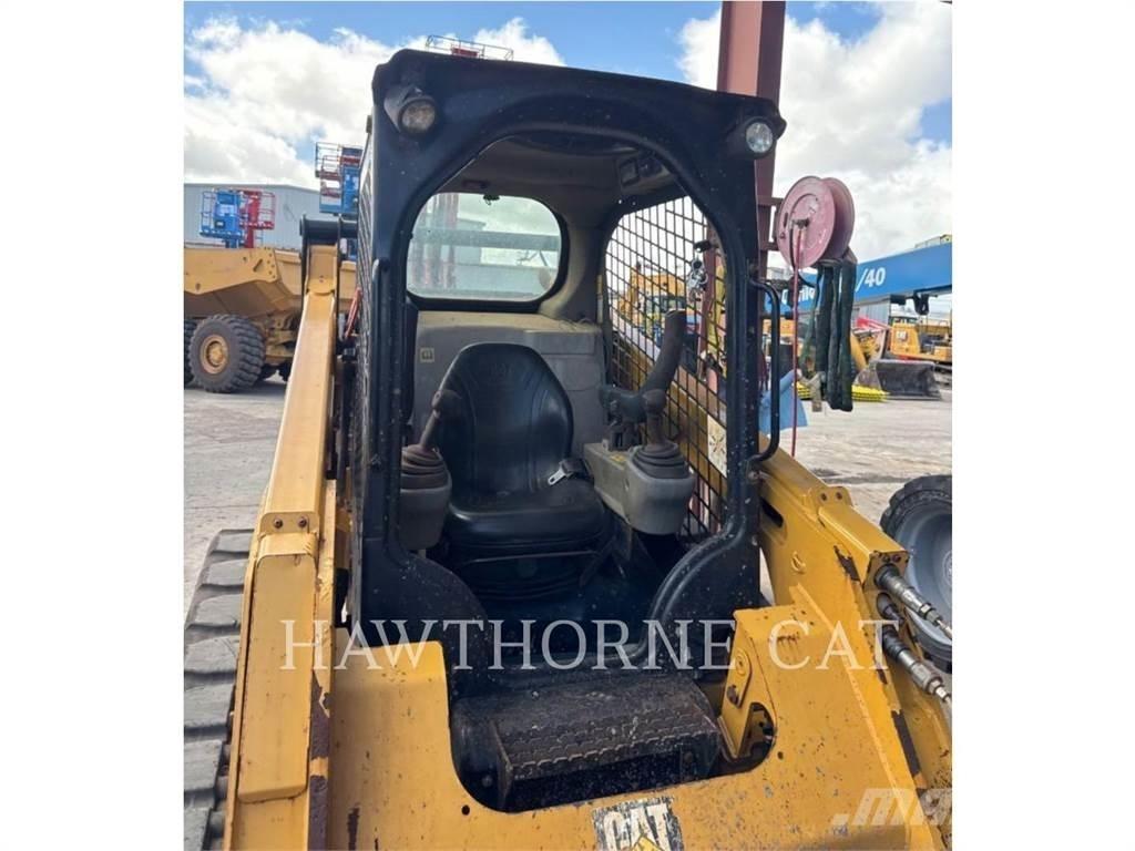 CAT 259D Paletli yükleyiciler