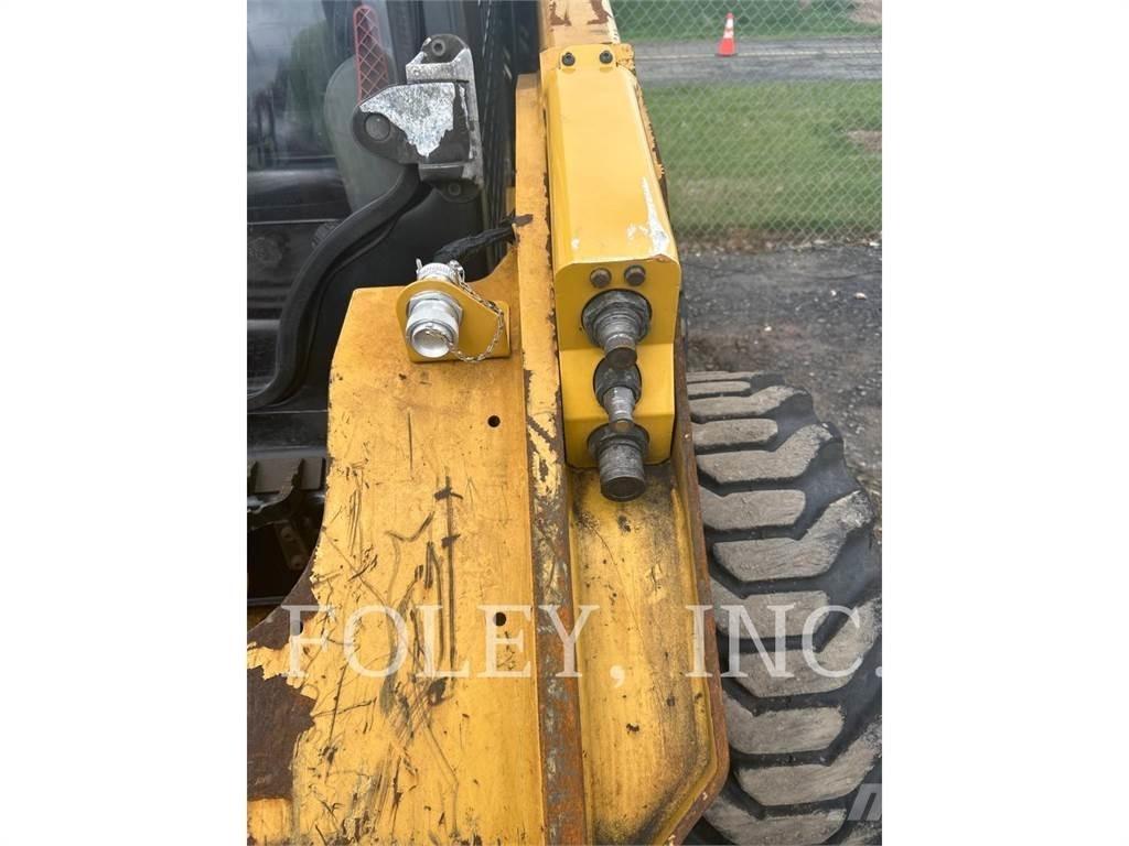 CAT 262D Skid steer loderler