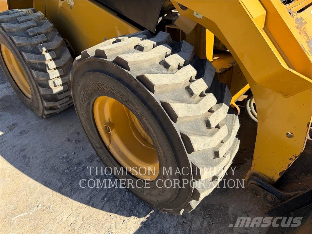 CAT 262D Skid steer loderler