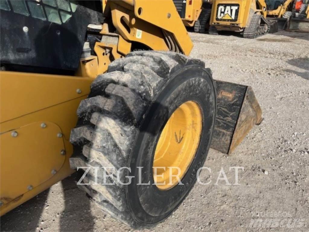 CAT 272D2 Skid steer loderler