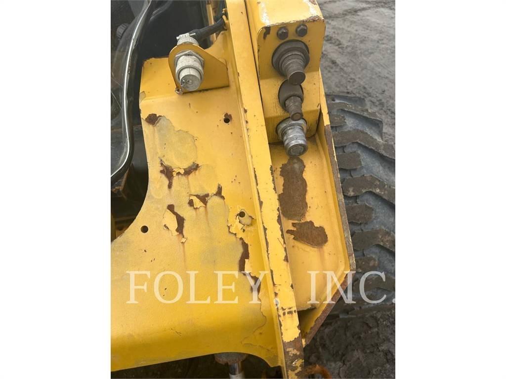 CAT 272D2 Skid steer loderler