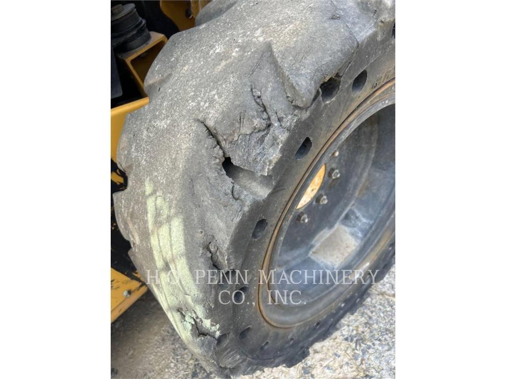 CAT 272D2XHP Skid steer loderler