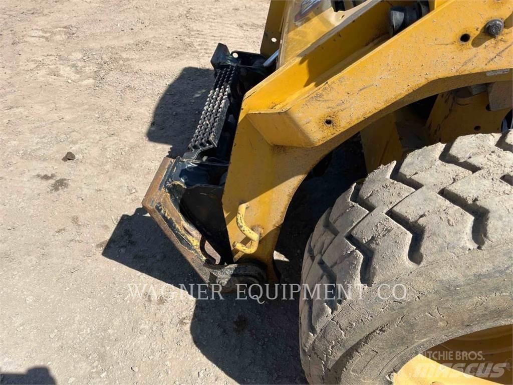 CAT 272D3 Skid steer loderler