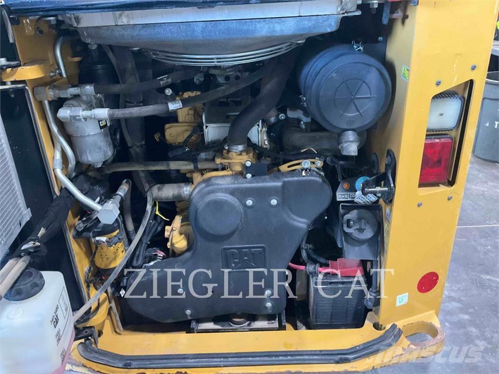 CAT 272D3 Skid steer loderler