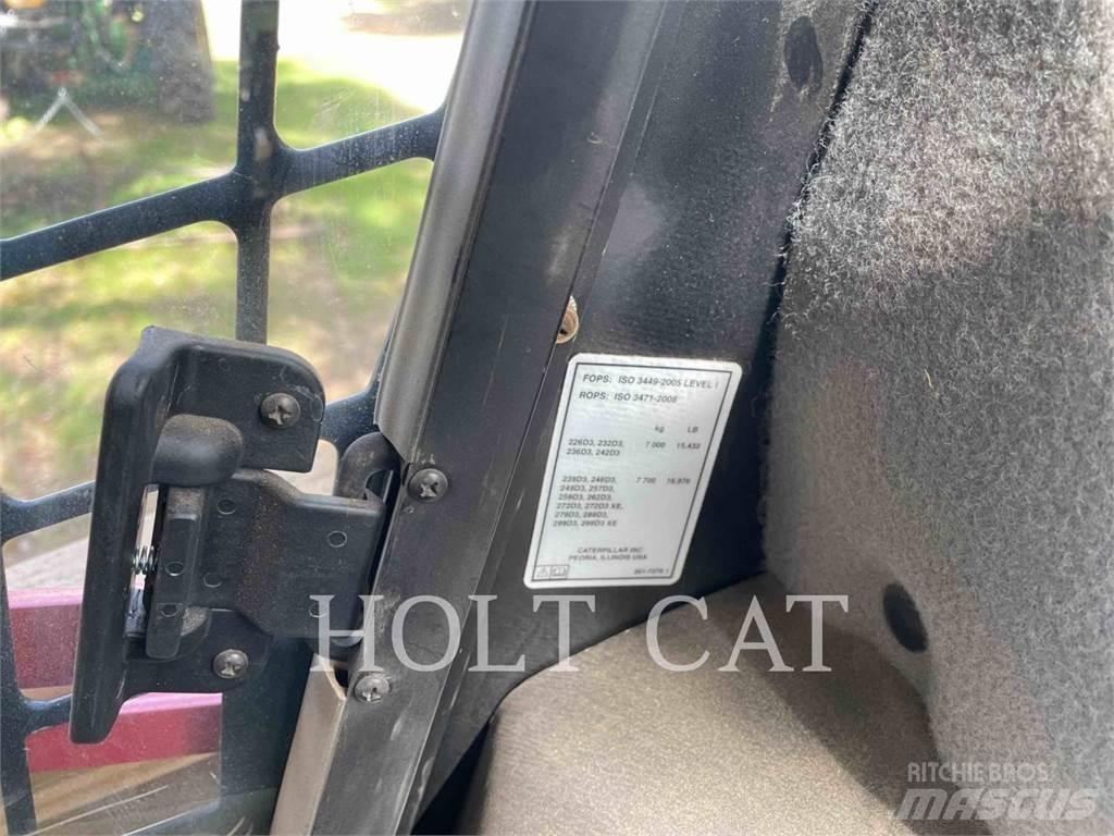 CAT 299D3XE Paletli yükleyiciler