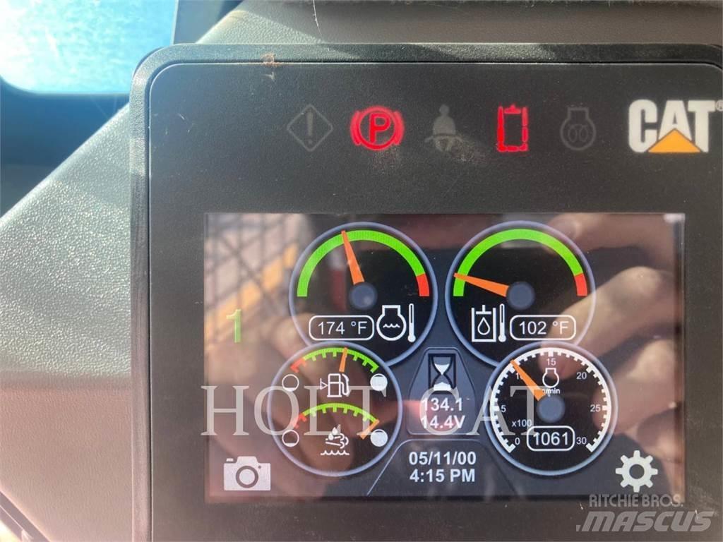 CAT 299D3XE Paletli yükleyiciler
