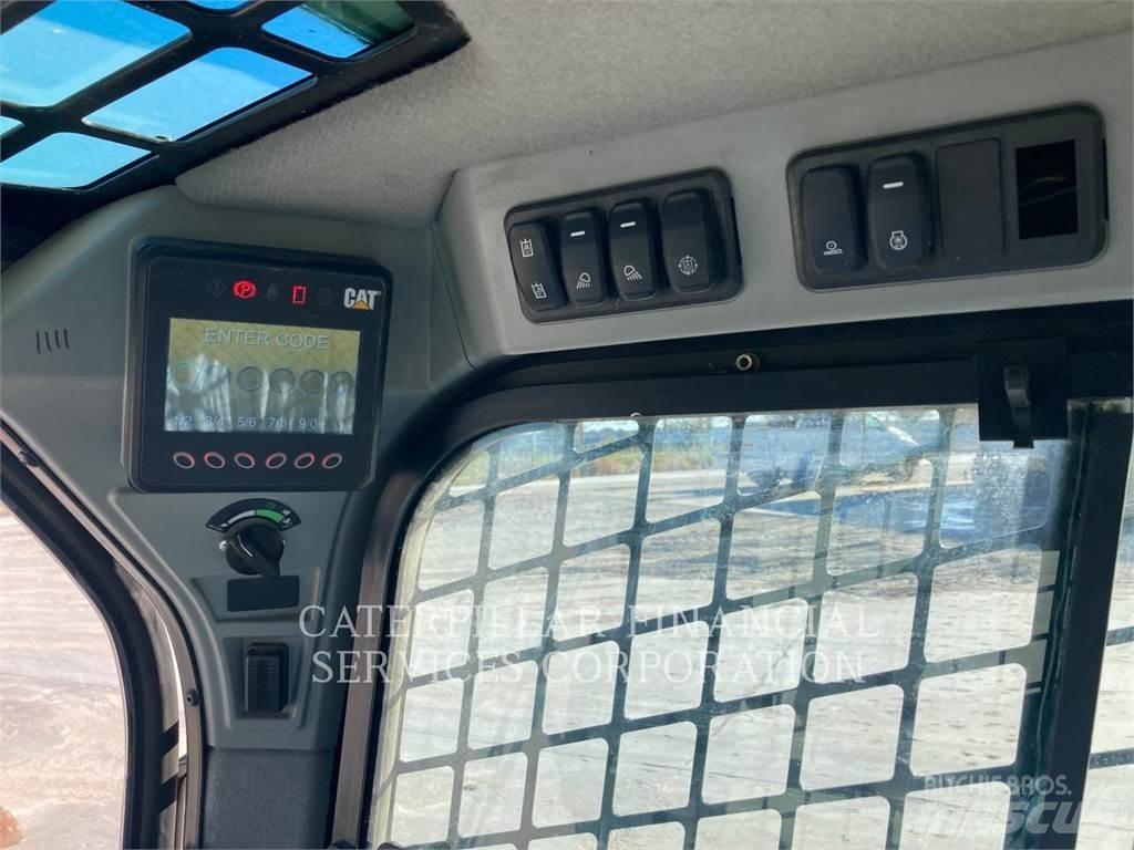 CAT 299D3XE Paletli yükleyiciler