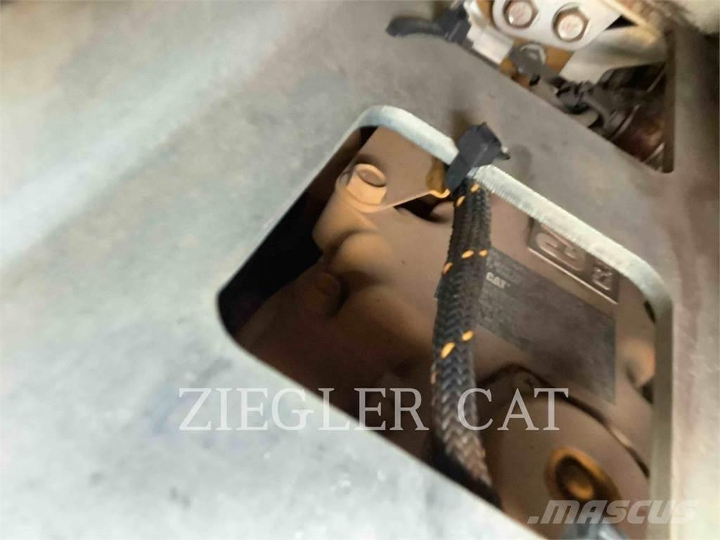 CAT 299D3XE Paletli yükleyiciler