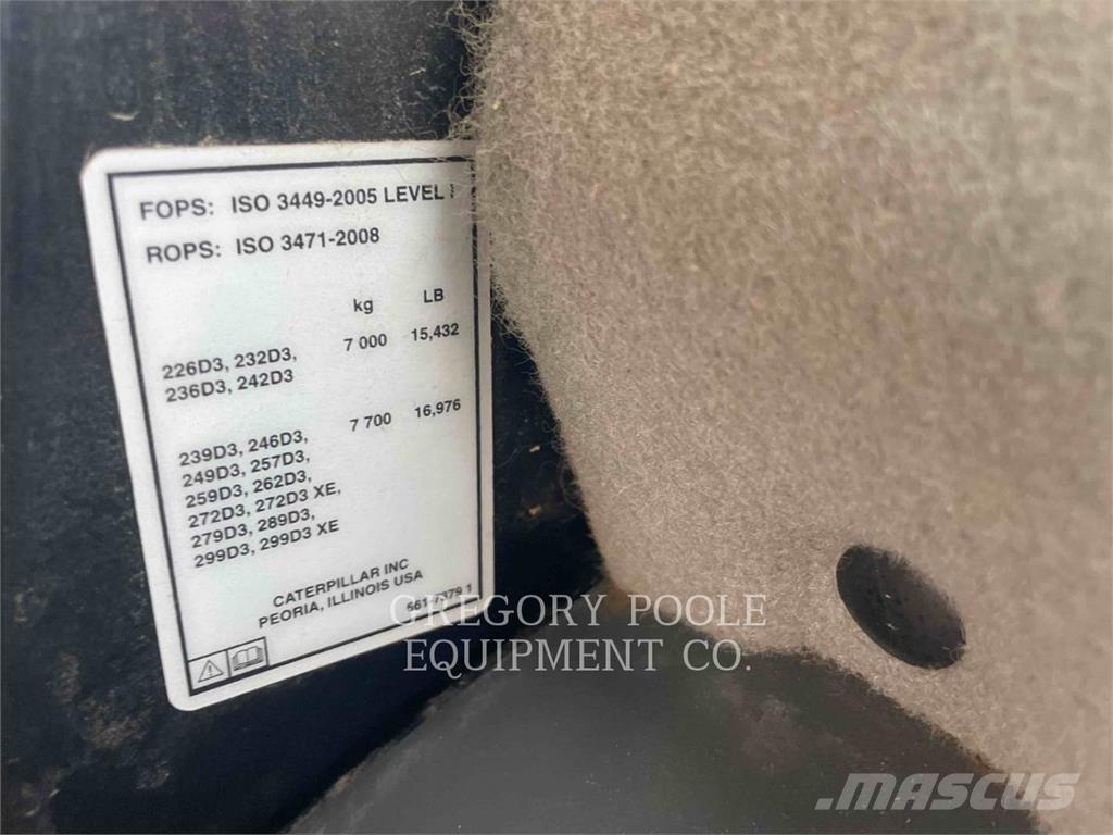 CAT 299D3XE Paletli yükleyiciler