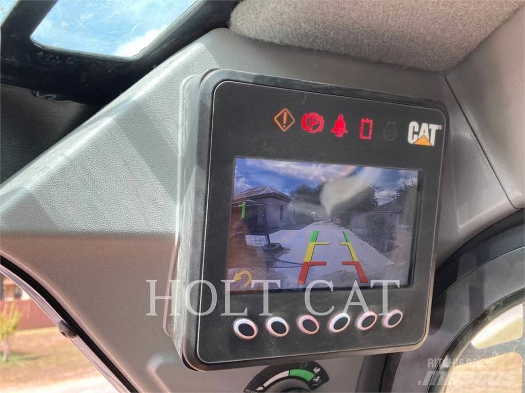 CAT 299D3XE Paletli yükleyiciler