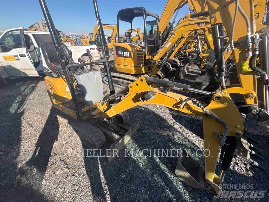 CAT 300.9D Paletli ekskavatörler