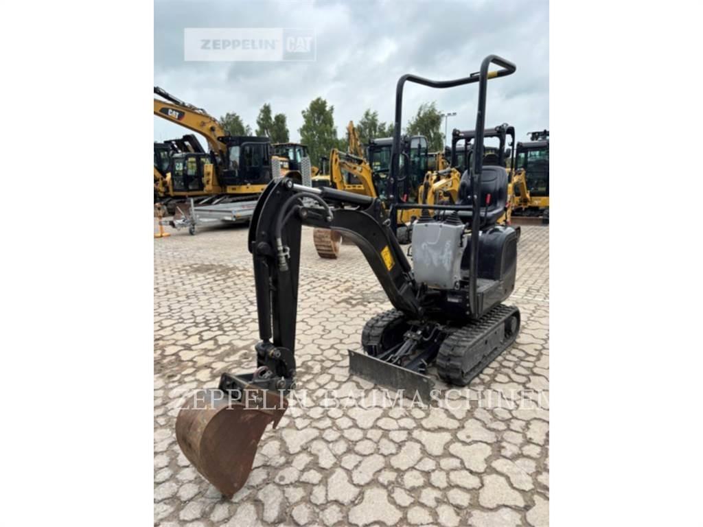 CAT 300.9D Paletli ekskavatörler