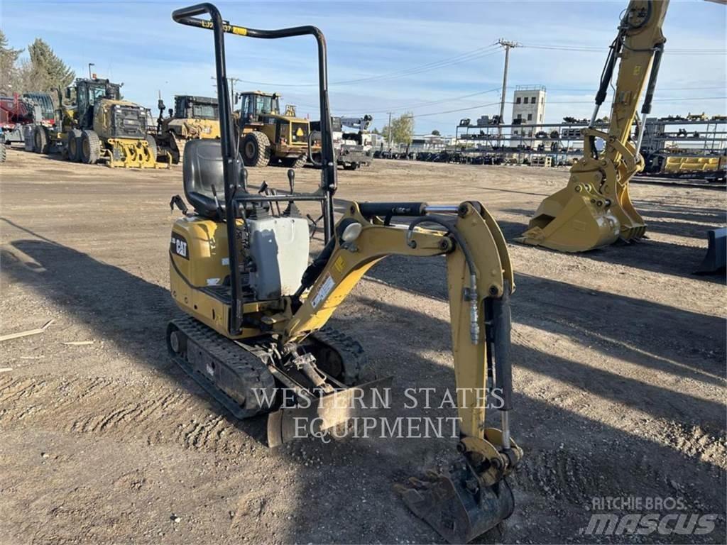 CAT 300.9D Paletli ekskavatörler