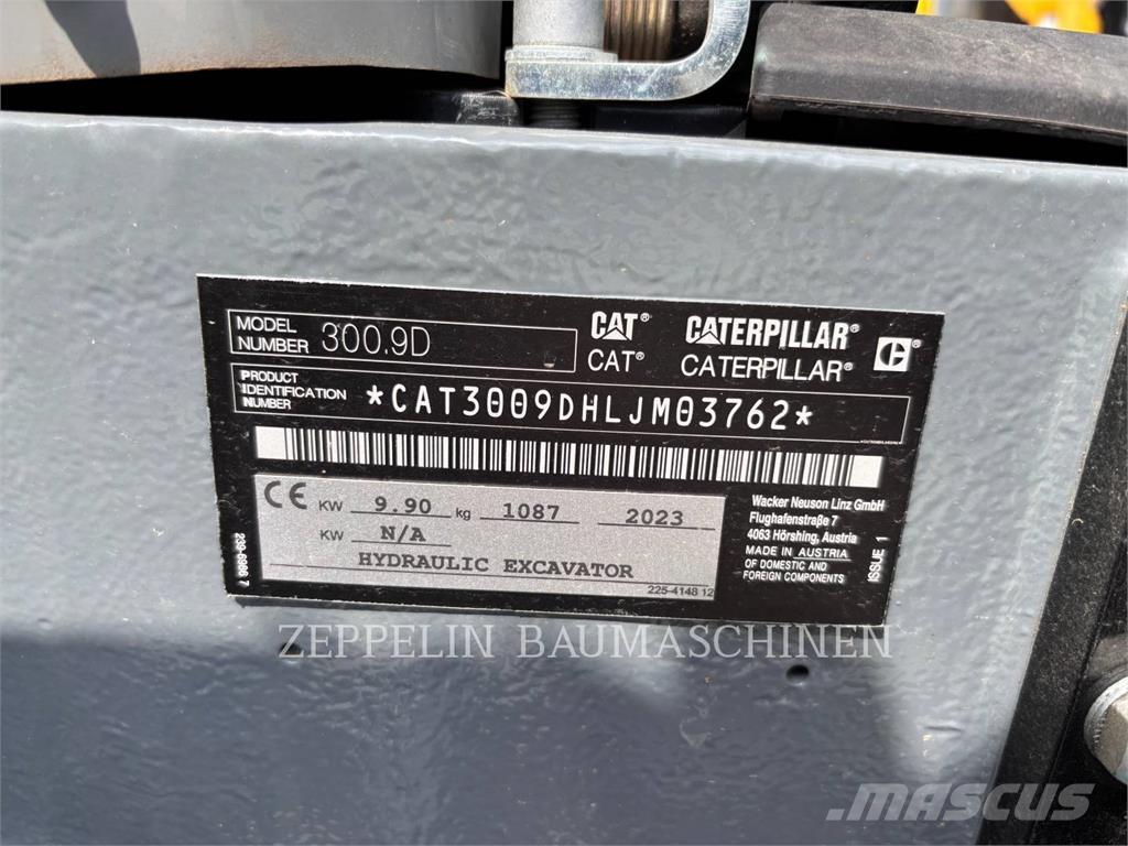 CAT 300.9D Paletli ekskavatörler