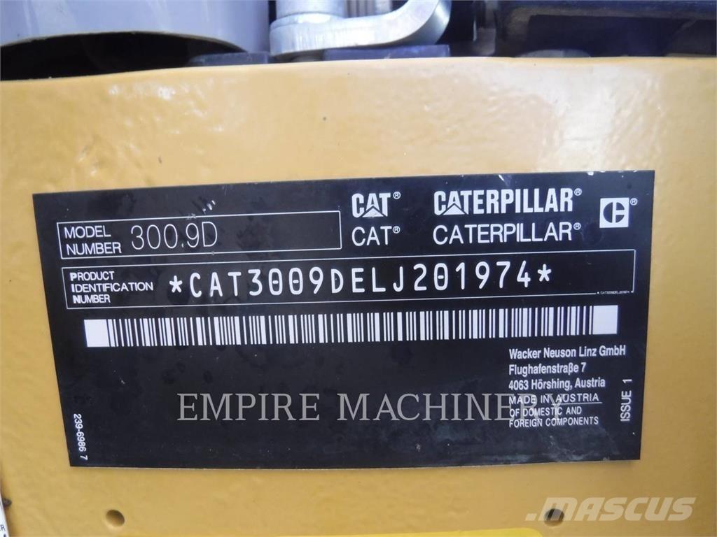 CAT 300.9D Paletli ekskavatörler