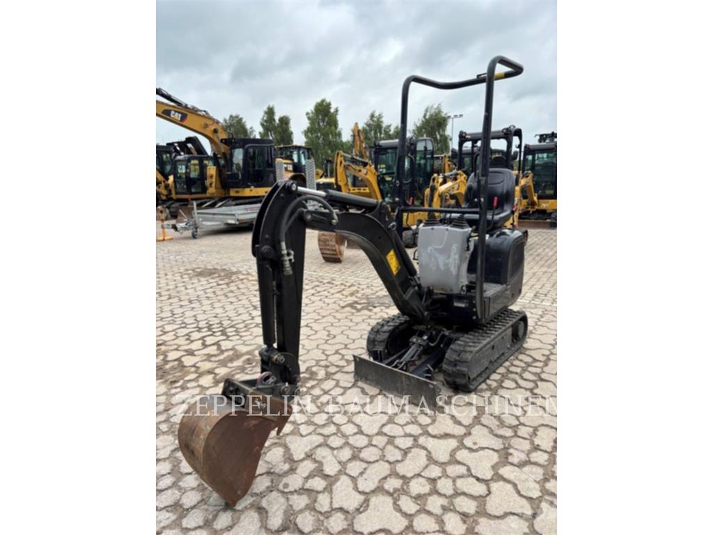 CAT 300.9D Paletli ekskavatörler