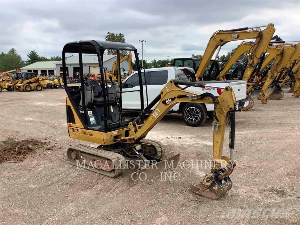 CAT 301.4C Paletli ekskavatörler