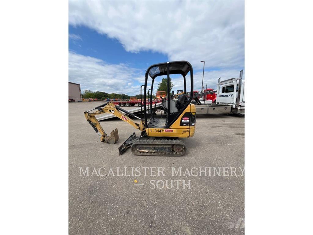 CAT 301.4C Paletli ekskavatörler