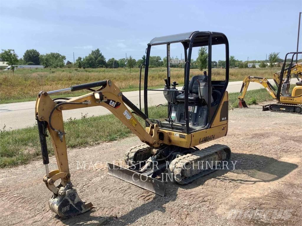 CAT 301.4C Paletli ekskavatörler
