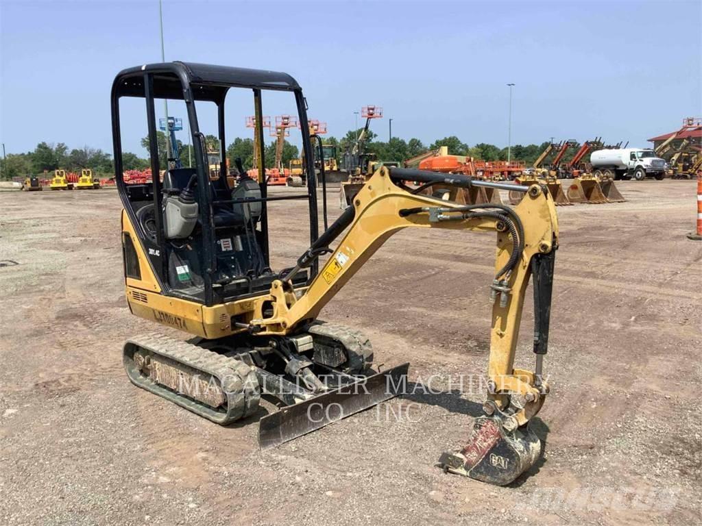 CAT 301.4C Paletli ekskavatörler