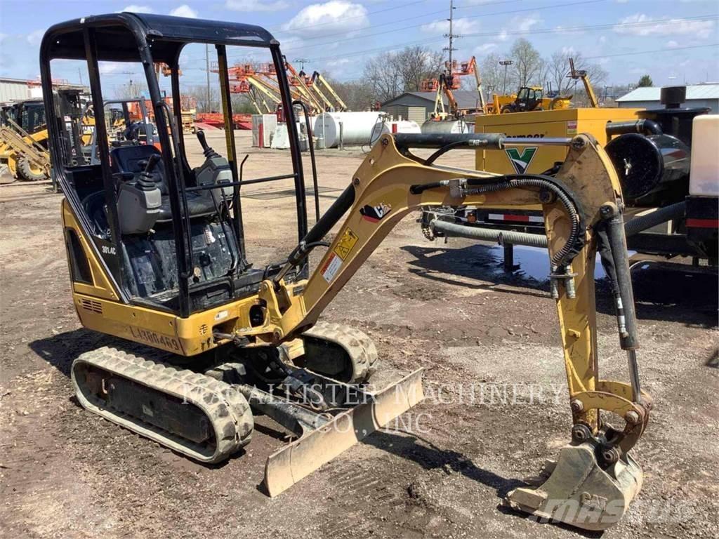 CAT 301.4C Paletli ekskavatörler
