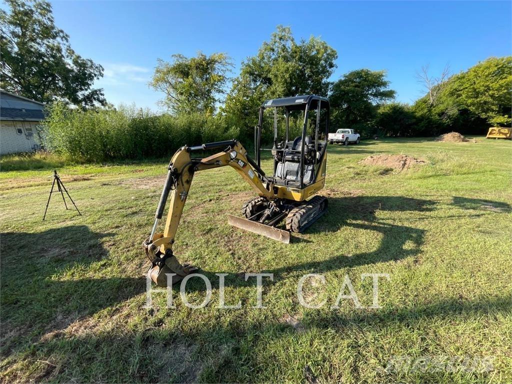 CAT 301.4C Paletli ekskavatörler