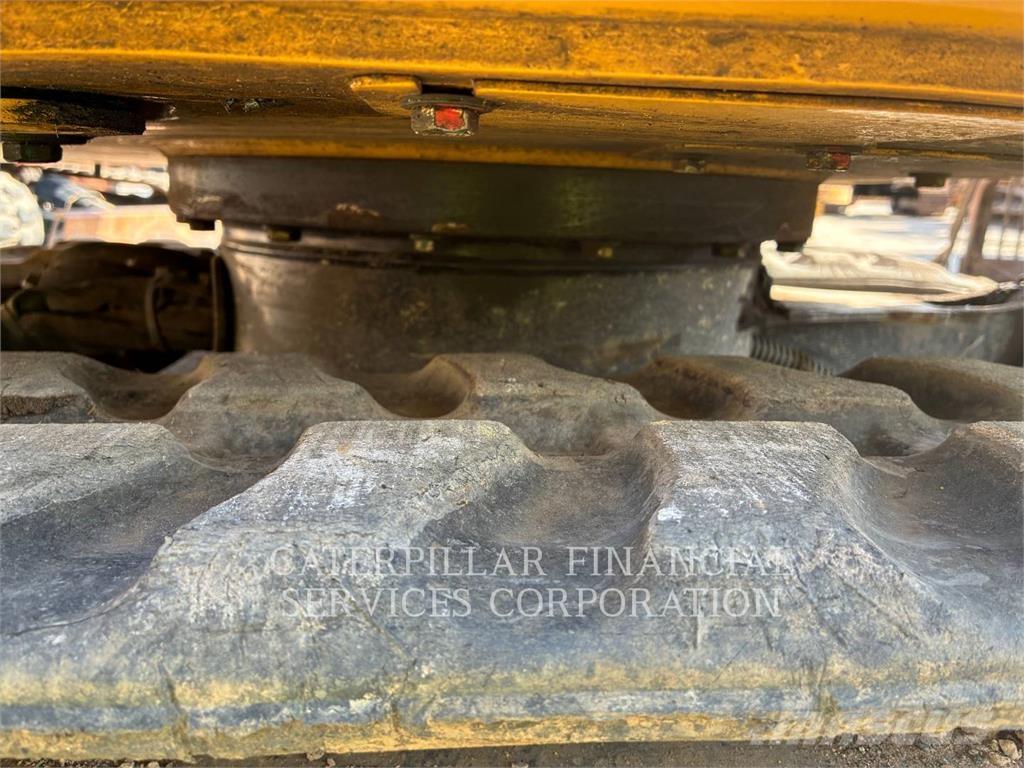 CAT 301.6-05 Paletli ekskavatörler