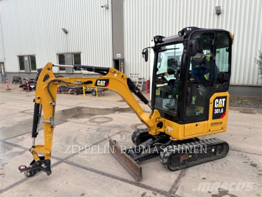 CAT 301.6-05A Paletli ekskavatörler