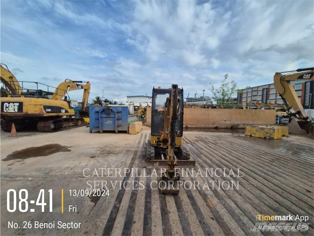 CAT 301.7-05CR Paletli ekskavatörler