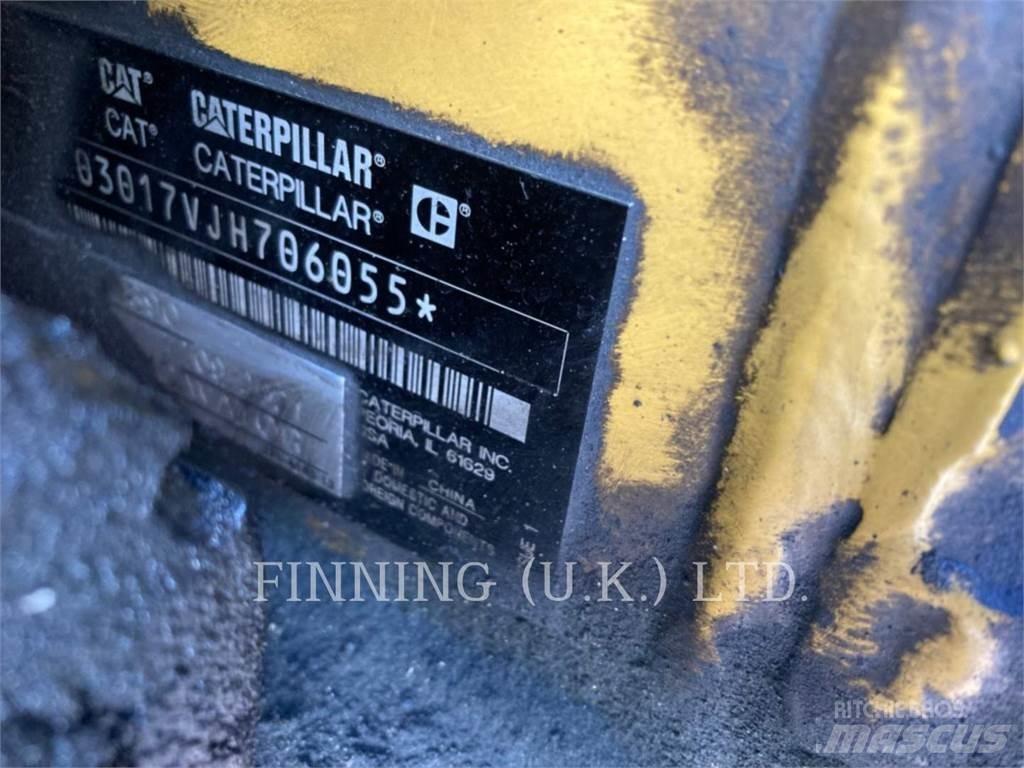CAT 301.705ACR Paletli ekskavatörler