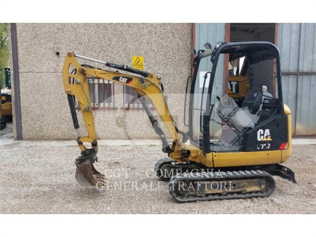 CAT 301.7D Paletli ekskavatörler